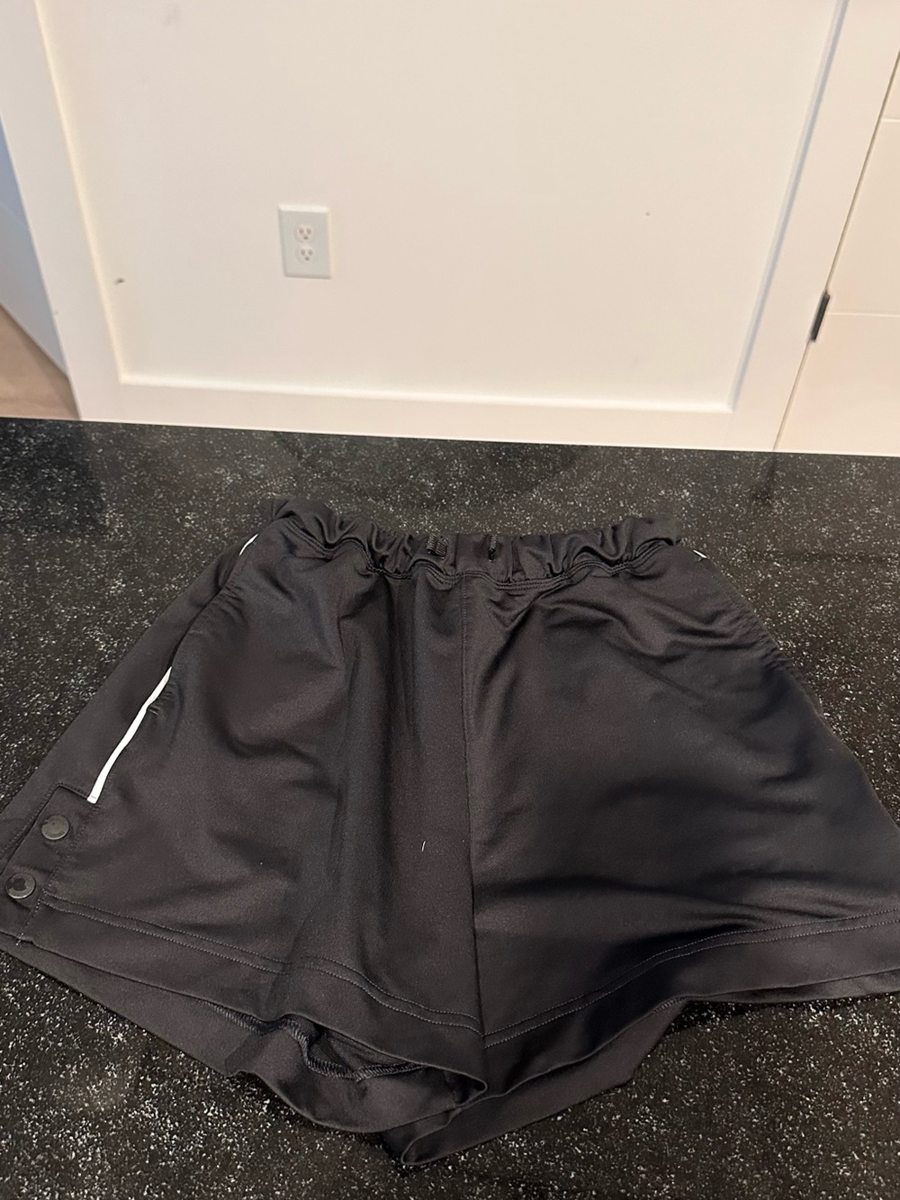 GYMSHARK BLACK SHORTS
